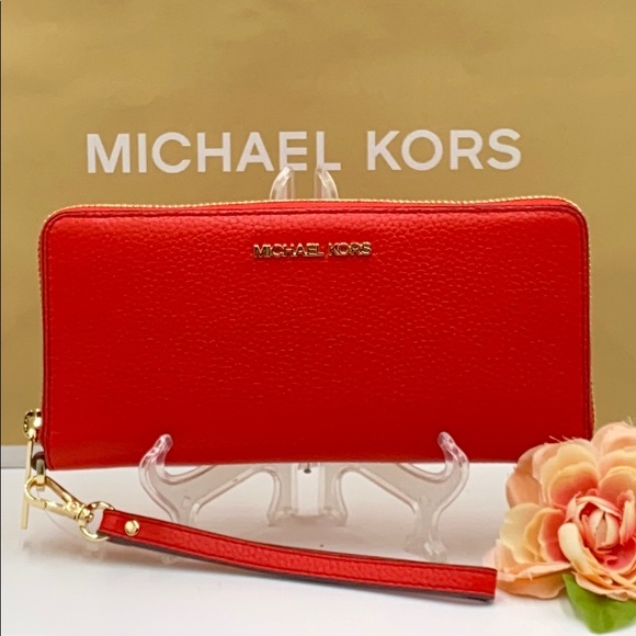 MICHAEL KORS LARGE TRAVEL CONTINENTAL DARK SANGRIA - Picture 2 of 16